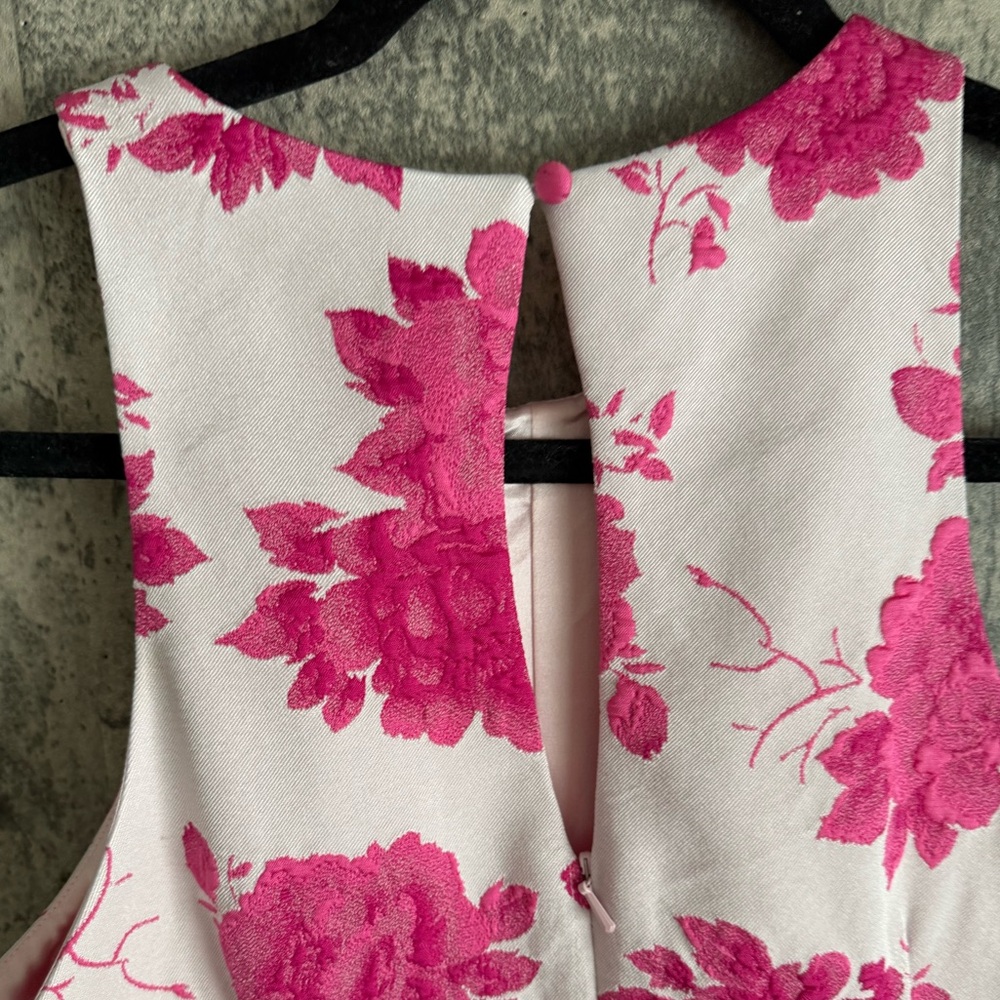 Floral Pink and White gown with pockets modest dress - Picture 3 of 10